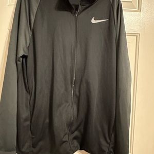 Men’s Nike Dri-Fit Size Lg